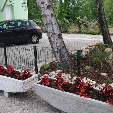 Nyaraló Topart Apartman And *