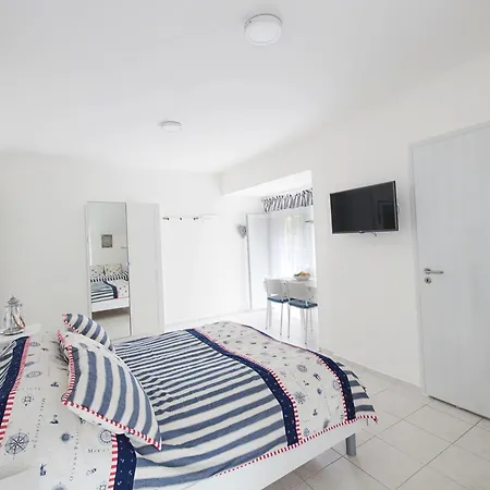 Topart Apartman And * Balatonfenyves