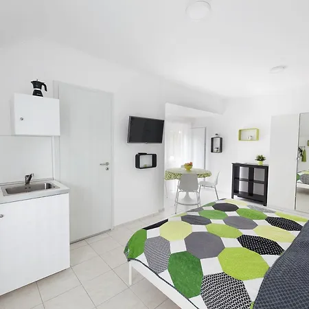 Topart Apartman And * Balatonfenyves