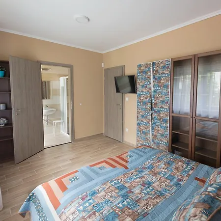 Topart Apartman And Nyaraló *
